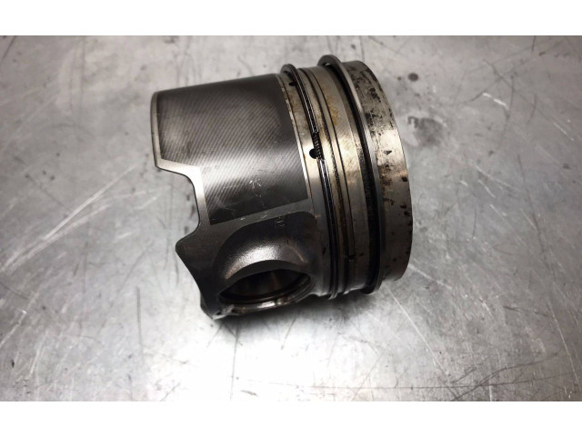  Поршень  83L110  Audi A6 C7  