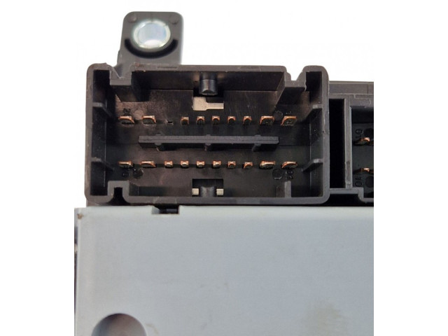 Блок предохранителей 51778008, 503440200506 Fiat Linea