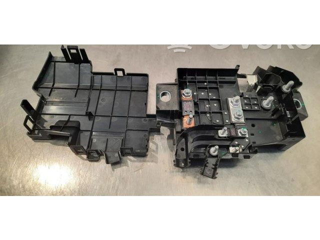 Блок предохранителей 32265589 Volvo XC40