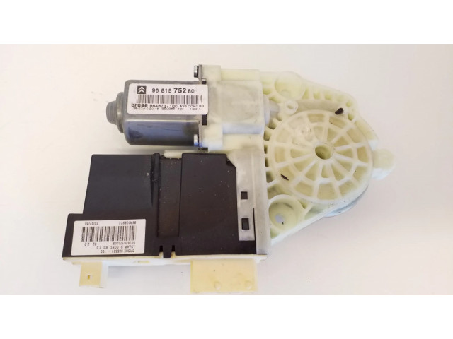 Передний двигатель механизма для подъема окон