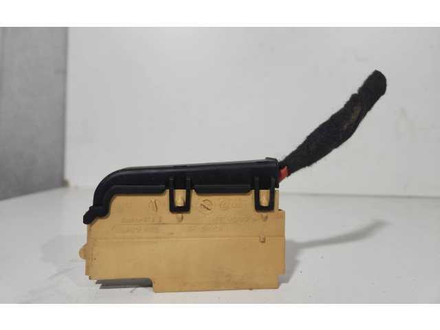   Pojistková skříňka 4F1941824A   Audi Q7 4L 2006