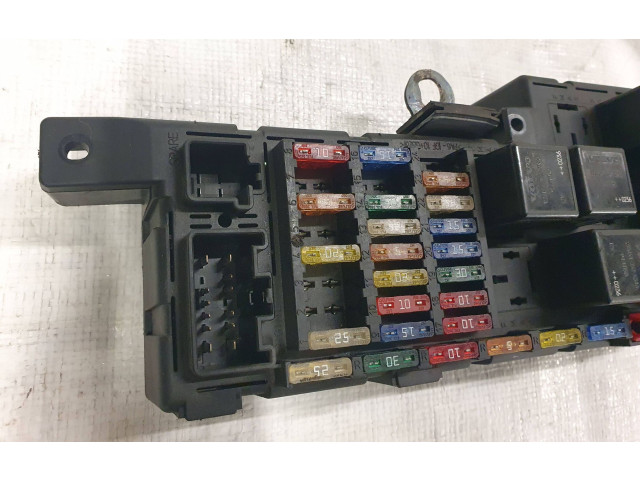 Блок предохранителей 8678449, 518787205   Volvo V70    