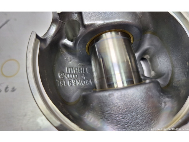 Píst 79L69M091 Volkswagen Caddy