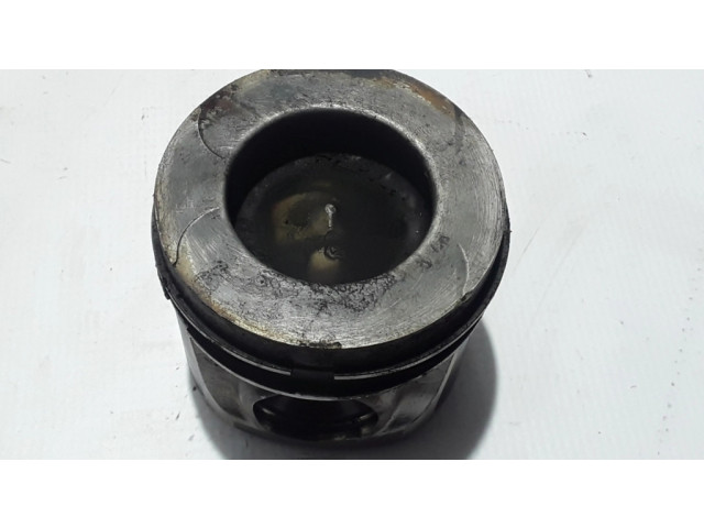 Píst 120A14489R Renault Alaskan pro naftový motor 2.3 M9T270