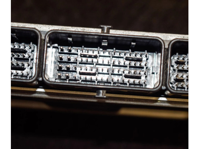 Блок управления двигателя 237103008R   Dacia Sandero