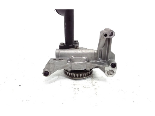 Масляный насос 03L115105B Skoda Fabia Mk2 (5J)