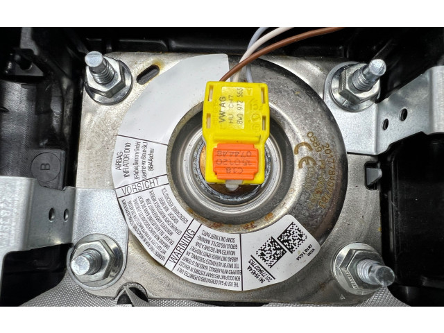 Подушка безопасности пассажира 81A880204D, 34208061H   Audi Q2 -