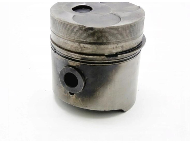 Píst Mercedes-Benz 100 W631