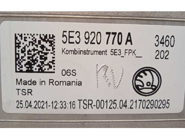 Панель приборов 5E3920770A Skoda Octavia Mk4