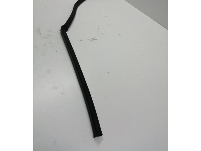 Уплотнительная резина (на дверях)         Volkswagen Sharan 