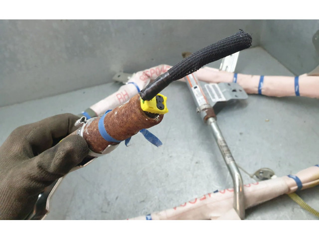 Vstřikovací lišta KX4FG17X120009, 908338320AF Nissan NV200 EM57