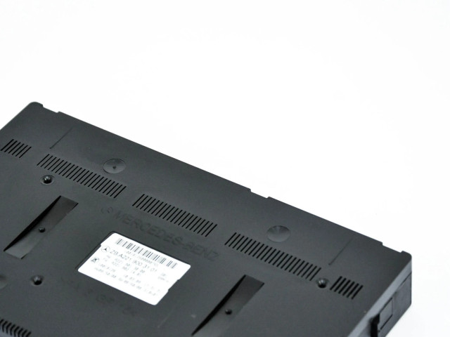   Pojistková skříňka A2219003101, A2219013000   Mercede-Benz S W221 2009