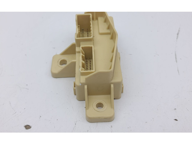 Блок предохранителей 91940J7040 KIA Ceed