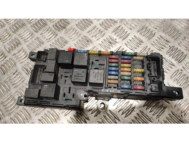 Блок предохранителей 8678449 Volvo S80