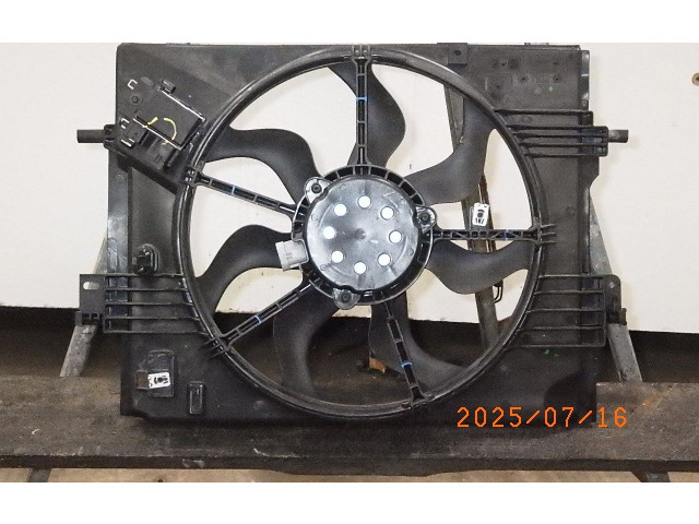 Вентилятор радиатора 214813977R Dacia Sandero III