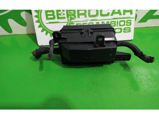 Блок предохранителей 96651964   Chevrolet Chevy Van      