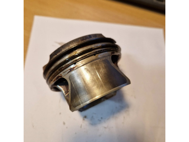 Píst 8637807 BMW 3 F30 F35 F31 pro benzínový motor 3.0 b58d30 b58d30