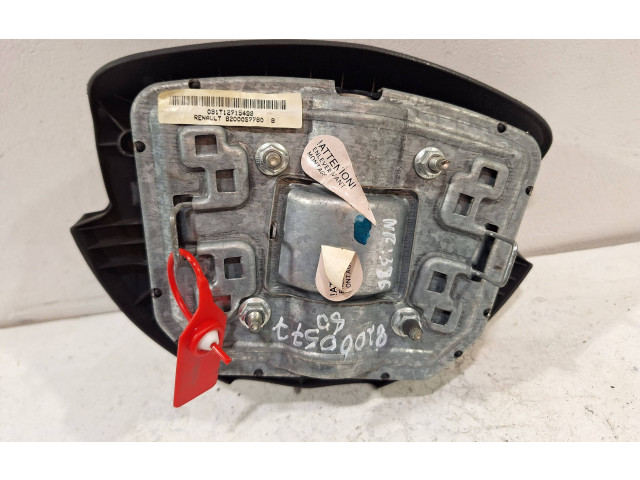Подушка безопасности водителя 8200057780 Renault Clio III