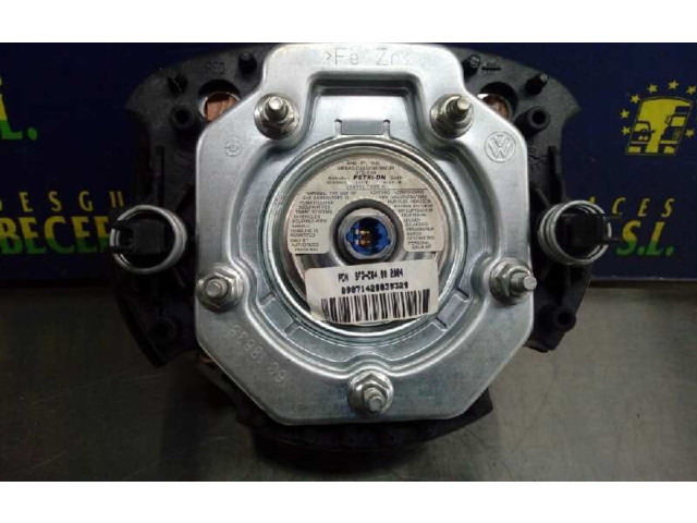 Подушка безопасности водителя 1T0880201A Volkswagen Touran I