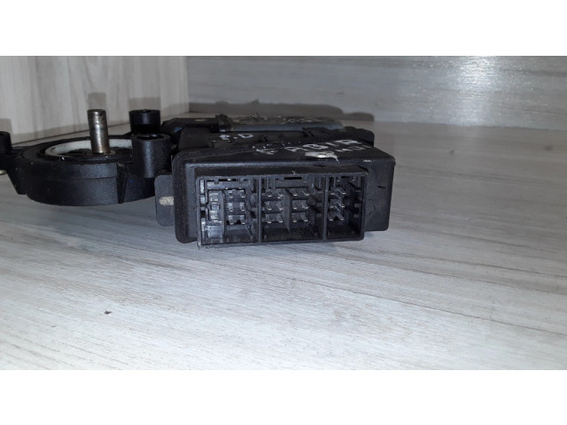 Передний двигатель механизма для подъема окон