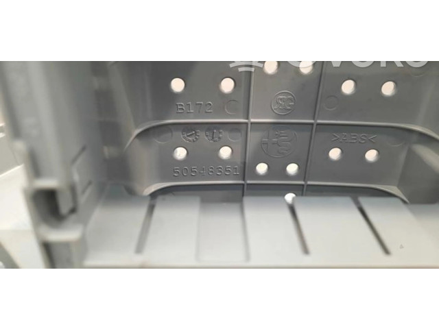   Pojistková skříňka    Alfa Romeo Stelvio 2016