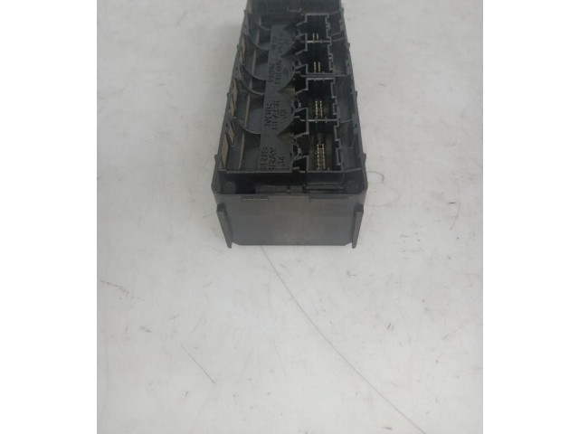 Блок управления 13505748 Chevrolet Cruze