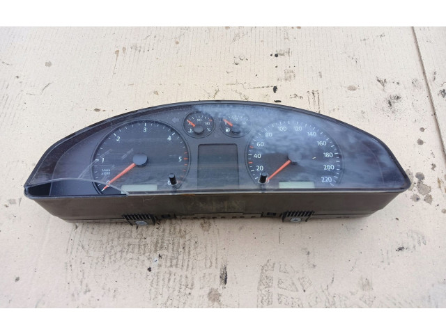 Přístrojová deska Volkswagen Transporter - Caravelle T5 2007 T525JYUTRH00