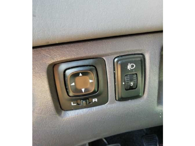 Зеркало электрическое        SsangYong Korando   -  года   