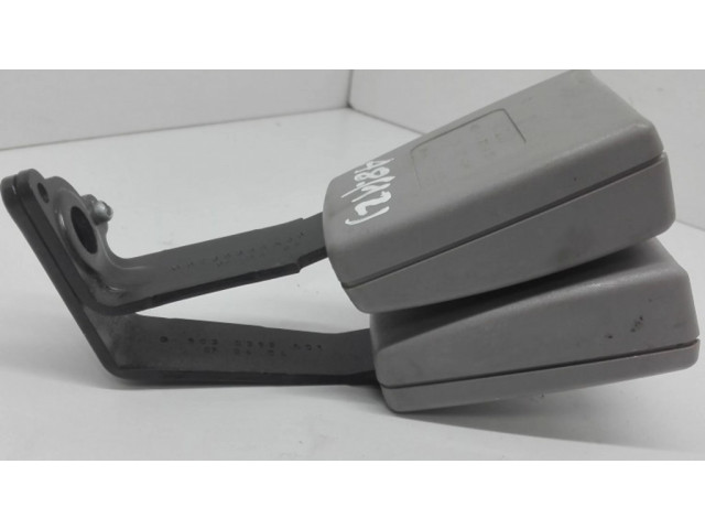 Средняя поясная пряжка ()