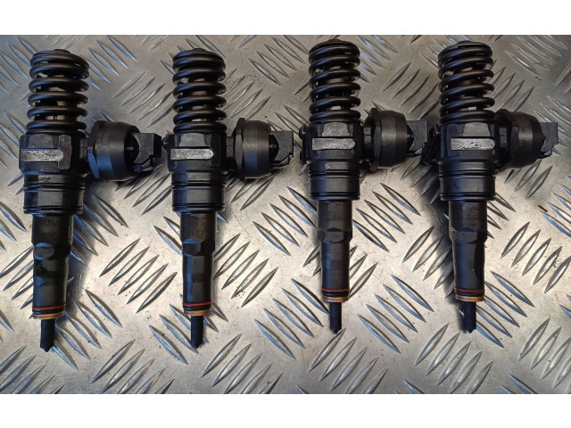 Комплект форсунок 038130073AG Skoda Octavia Mk2 (1Z) BLS