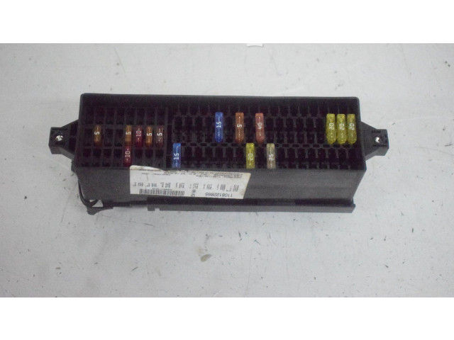   Pojistková skříňka    Volkswagen Caddy 2011