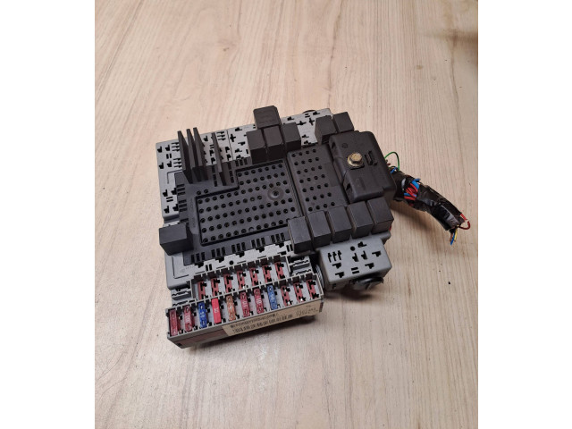 Блок предохранителей  9401802   Volvo S80    