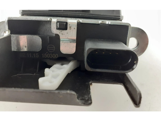 Zámek zadních dveří 2K5827505C Volkswagen Caddy 2016