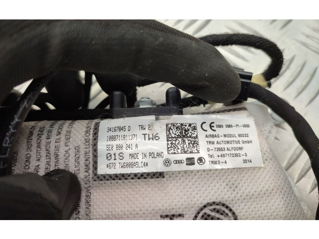 Подушка безопасности в сиденье 5E0880241A Skoda Octavia Mk3 (5E)