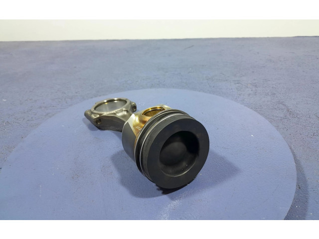 Поршень CFGB Skoda Superb B6 (3T)