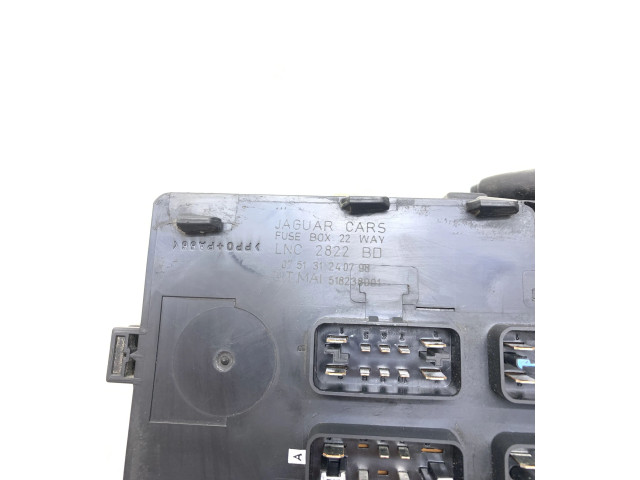 Блок предохранителей LNC2822BD Jaguar XJ X308