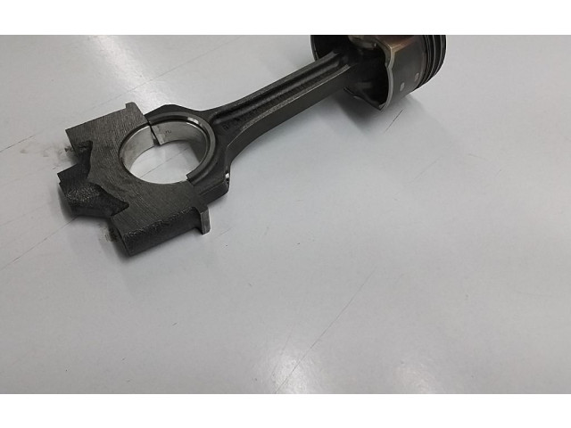 Píst CM5G6205FA Ford Focus M1DA