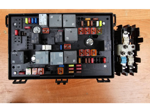 Pojistková skříňka 13368644, 1110131AB Opel Zafira C 2016