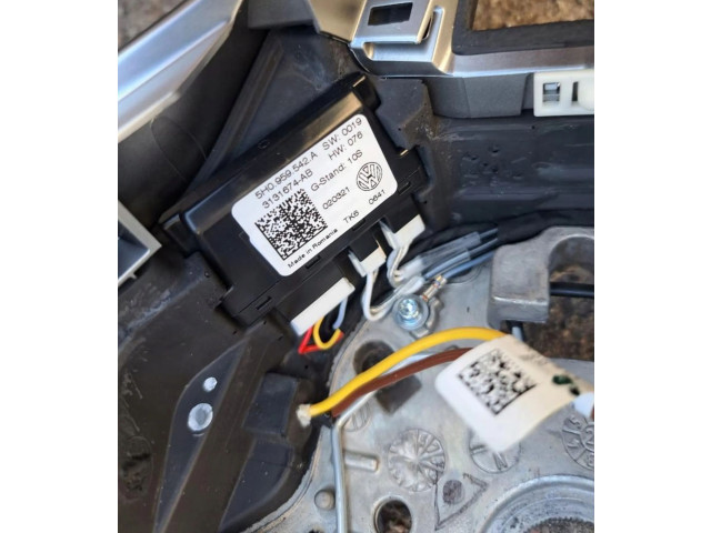 Руль Volkswagen Golf VIII 2019 - года 5H0959542A