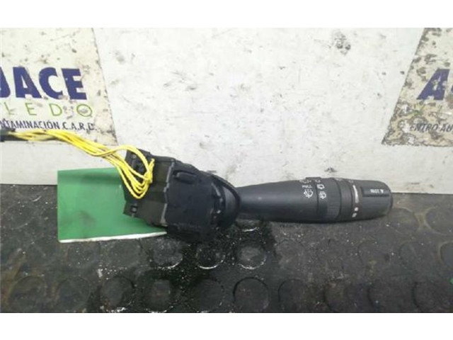 Включатель стеклоочистителей Jeep Patriot