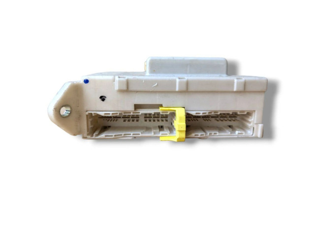   Pojistková skříňka 82730-30B61   Lexus GS 300 350 430 450H 2007