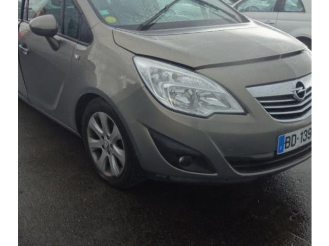Панель приборов    Opel Meriva B       
