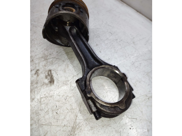 Поршень с шатуном 4D56 Mitsubishi L200