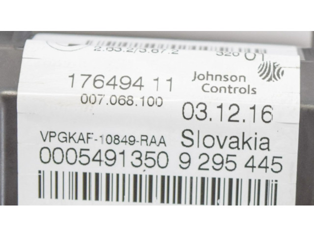 Přístrojová deska BMW 1 F20 F21 2017 9295445