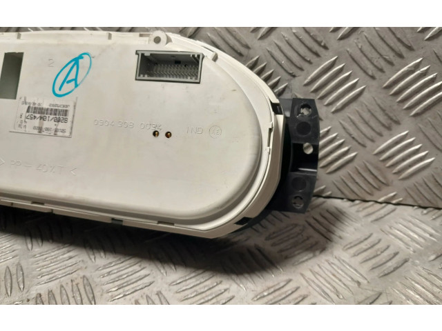 Přístrojová deska Renault Thalia I 2003 8200104457A, JDE35263