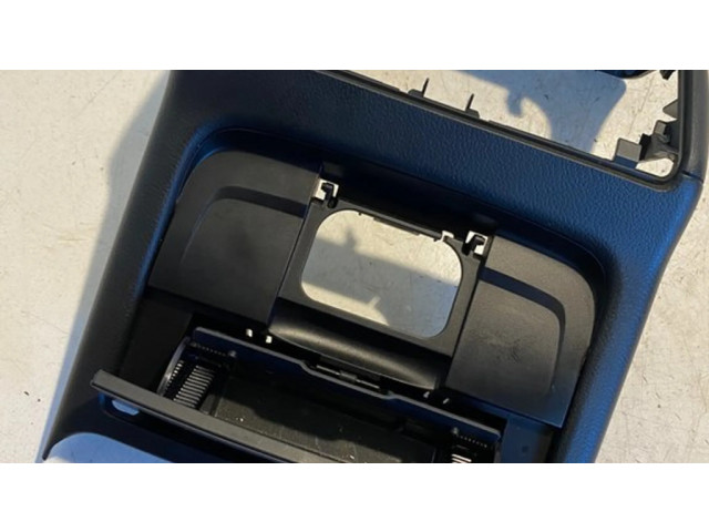 Отделка заднего прикуривателя