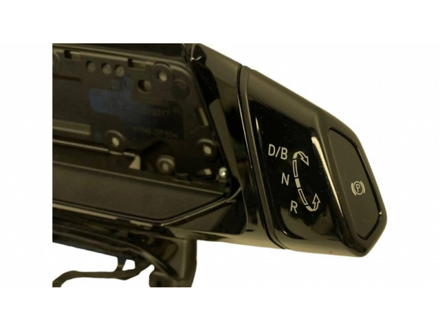 Другая деталь салона