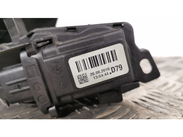 Педаль акселератора