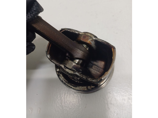 Поршень с шатуном    04EC, 604EBK   Volkswagen Golf VII