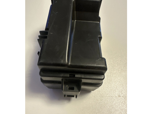 Блок предохранителей    Subaru XV II